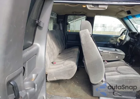 2003 Chevrolet Silverado 1500 Ls z USA, uszkodzony, nr VIN 1GCEK19V73E303384